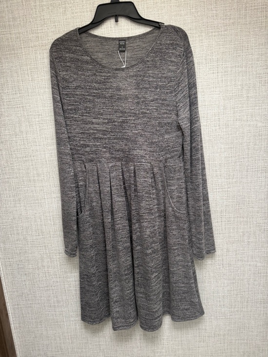 Emery Rose Dresses & Skirts - Emery Rose Long Sleeve Sweater Midi Dress NWT Size L